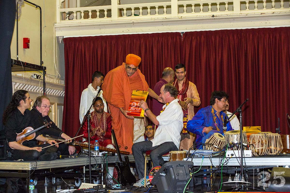 211A4611 copy - ©1987-2017 SKS Swaminarayan Temple East London